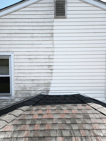 Before & After Pressure Washing in Levitown, PA (3)